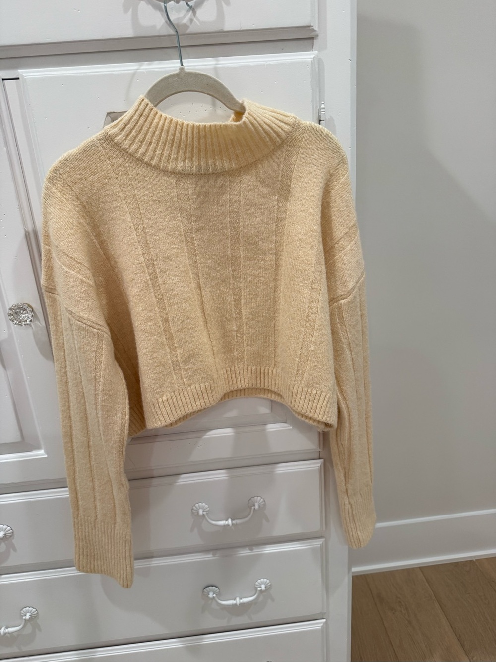 Zara Cream Cropped Turtleneck Sweater
